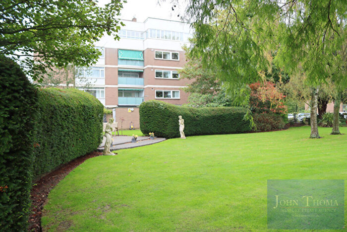 2 Bedroom Apartment For Sale In The Bowls, Chigwell, Essex, IG7