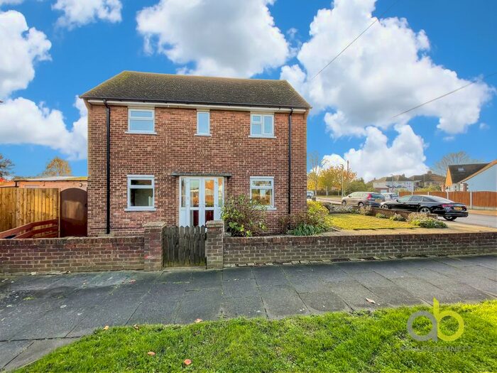 Houses for sale & to rent in RM16 2BP, Whitmore Avenue, Stifford Clays