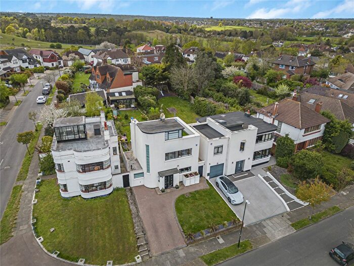 4 Bedroom Link Detached House For Sale In Hill Crescent, Bexley, Kent, DA5