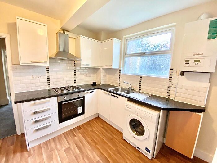 1 Bedroom Flat To Rent In South Birkbeck Road, Leytonstone, E11