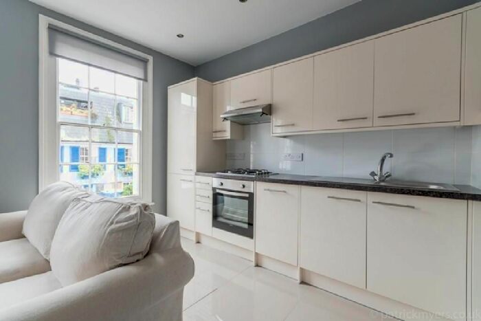 1 Bedroom Flat To Rent In Pembridge Road, London, W11