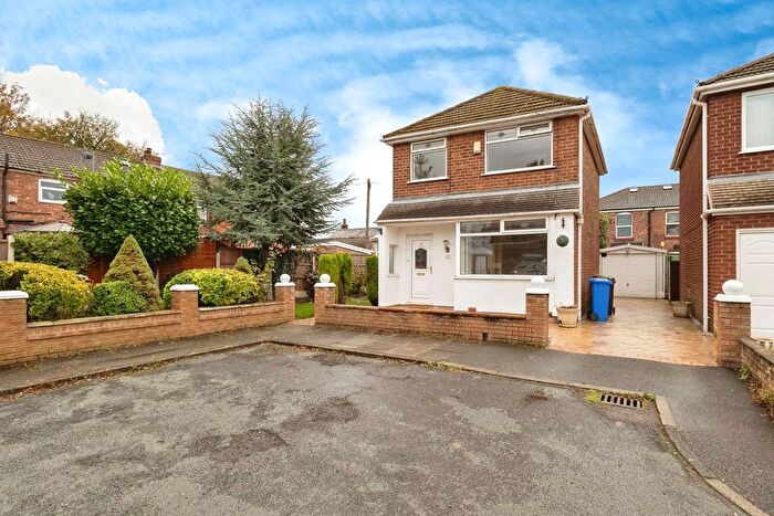 2 Bedroom Detached House For Sale In Sycamore Avenue, Denton, Manchester, Greater Manchester, M34