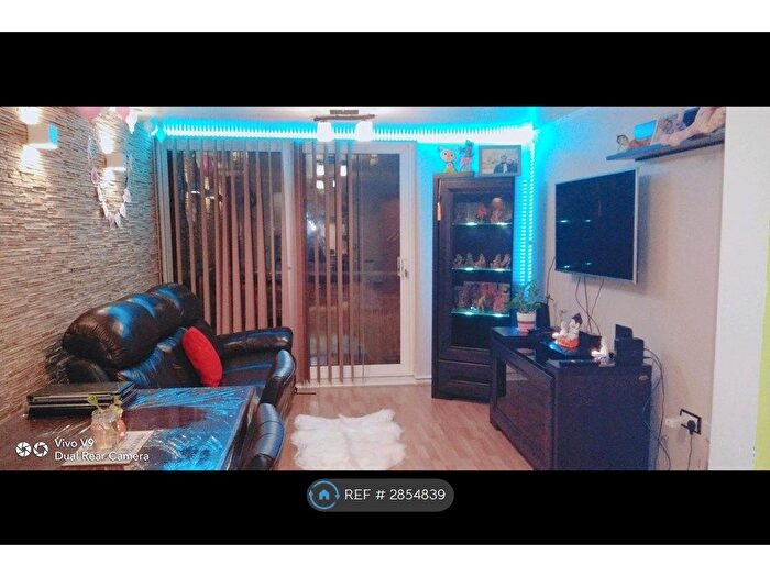 1 Bedroom Flat To Rent In Berberis House, Feltham, TW13