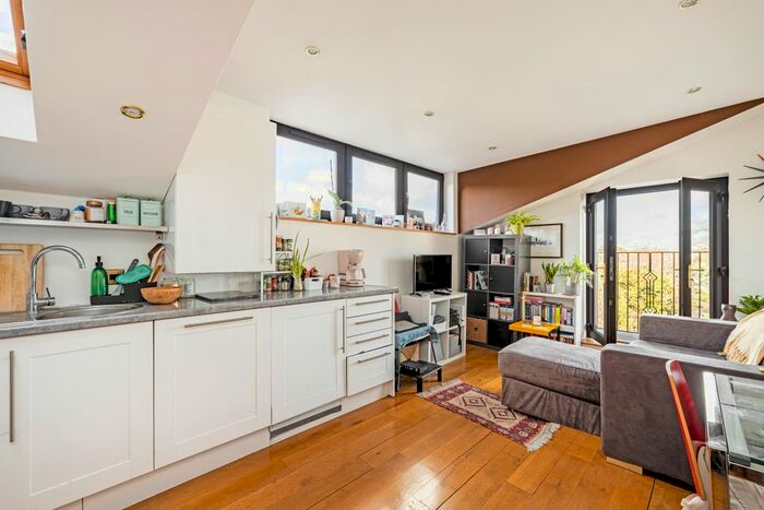 1 Bedroom Flat To Rent In Grove Vale, London SE22