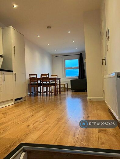3 Bedroom Maisonette To Rent In Old Kent Road, London, SE15