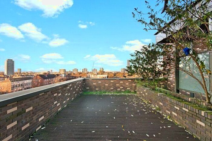 3 Bedroom Flat To Rent In 24 Truman Walk, Bromley-By-Bow E3