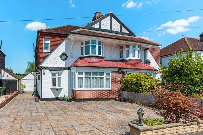 4 Bedroom Semi-Detached House For Sale In Calverley Road, Stoneleigh, KT17