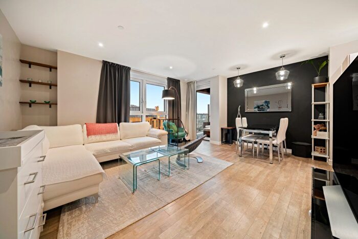 1 Bedroom Flat To Rent In Telegraph Avenue, Greenwich, SE10