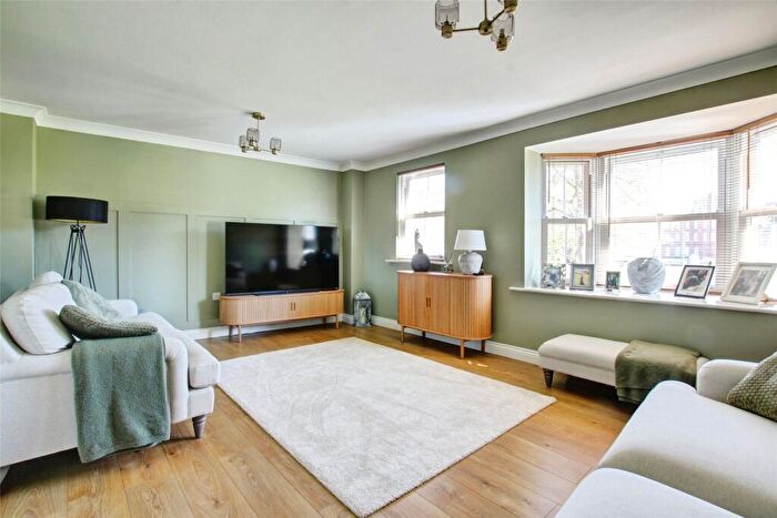4 Bedroom End Of Terrace House For Sale In Dalton Crescent, Durham, DH1