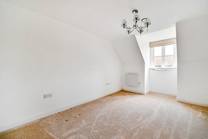 2 Bedroom Retirement Property For Sale In Westhall Road, Langton House, CR6