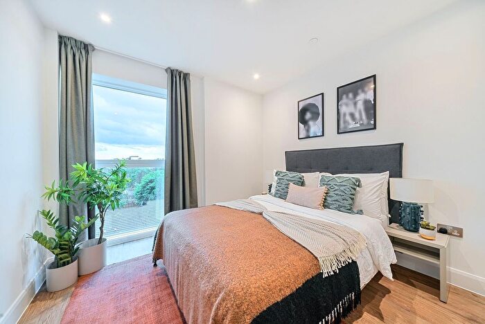 2 Bedroom Flat To Rent In Uncle Colindale, Colindale, London, NW9