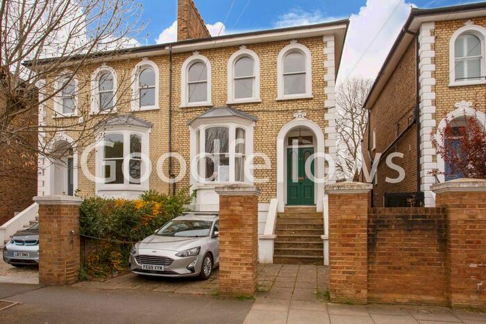 2 Bedroom Flat To Rent In Pelham Road, London, SW19