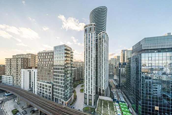 2 Bedroom Flat For Sale In Canary Wharf, Docklands, London, E14