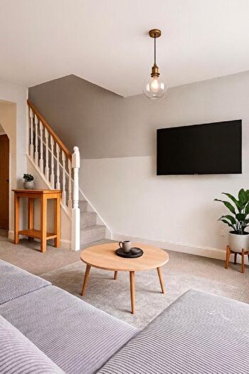 4 Bedroom House To Rent In Heeley Road, Selly Oak, Birmingham, West Midlands, B29