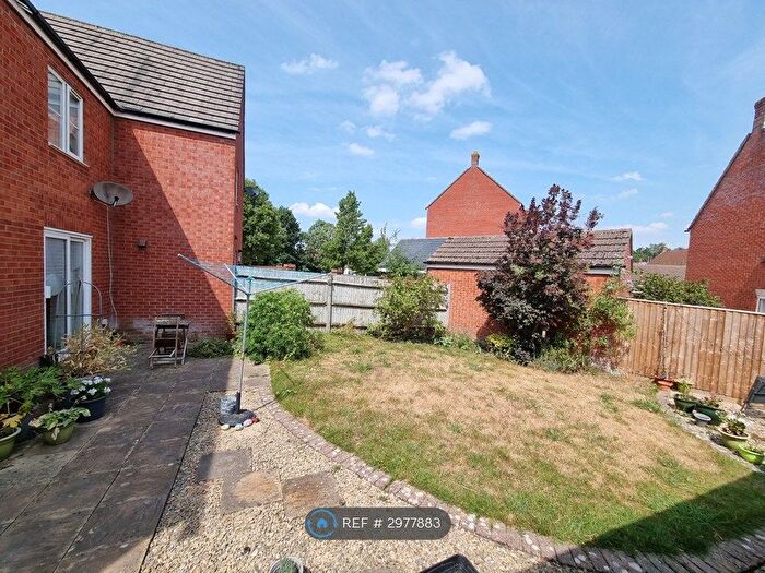 3 Bedroom Semi-Detached House To Rent In Osmund Road, Devizes, SN10