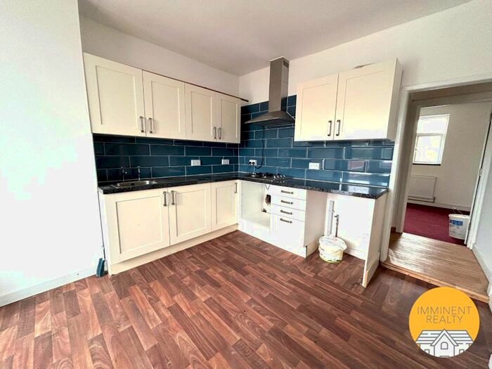 2 Bedroom Flat To Rent In Carters Green, West Bromwich, B70