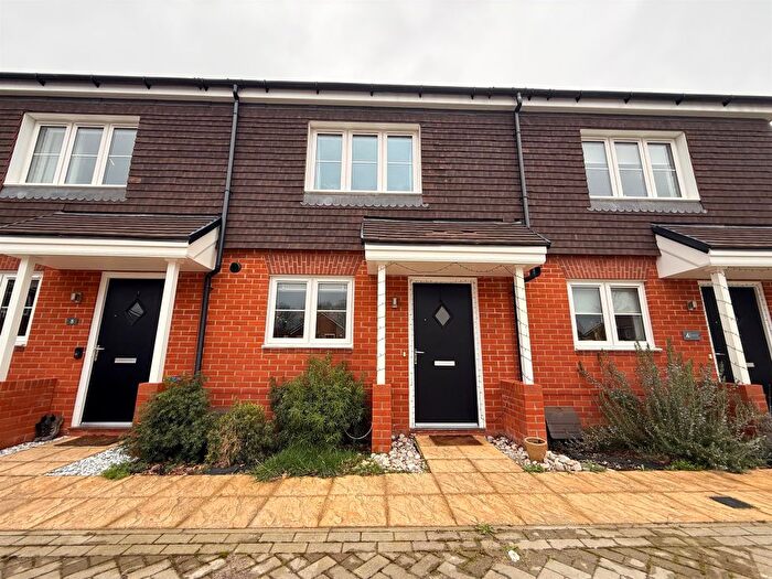 2 Bedroom Terraced House For Sale In Foxglove Close, Curbridge, Southampton, SO30