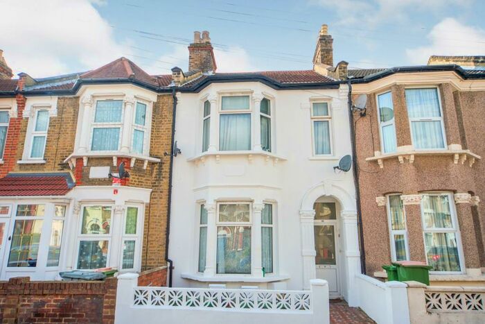 Flat To Rent In Selsdon Road, Upton Park, E13