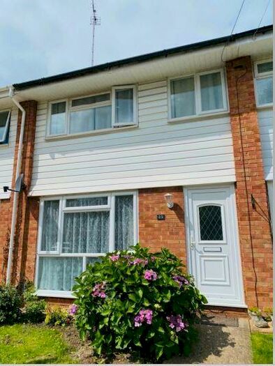 3 Bedroom Terraced House To Rent In Reynards Close, Wokingham, RG41