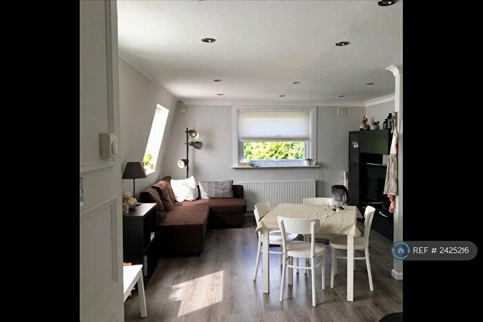 2 Bedroom Flat To Rent In Sunny Gardens Road, London, NW4