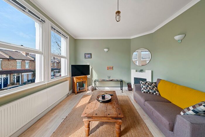 2 Bedroom Maisonette For Sale In Grosvenor Road, London, W7