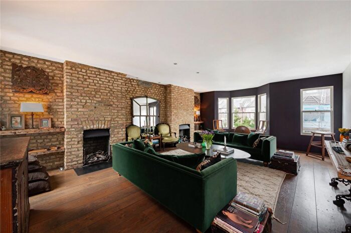 3 Bedroom Flat For Sale In Inglethorpe Street, London, SW6