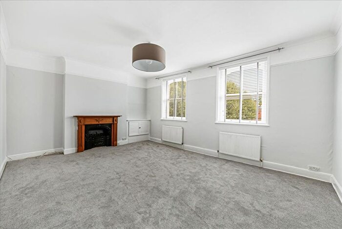 2 Bedroom Flat To Rent In King Street, Hammersmith, London, W6