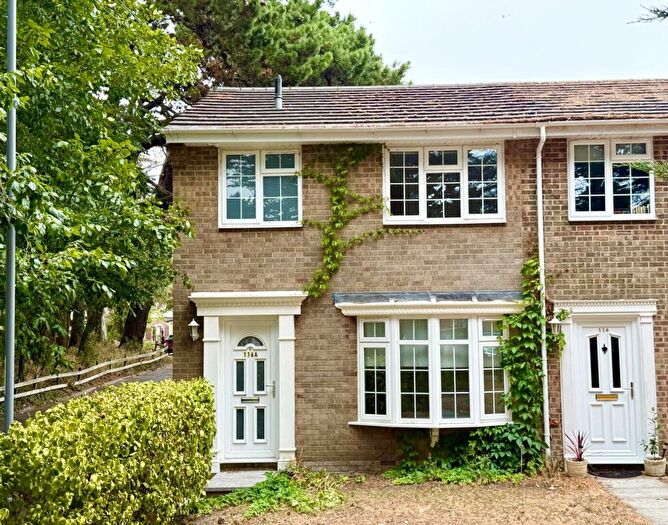 3 Bedroom House For Sale In Pauntley Road, Mudeford, BH23