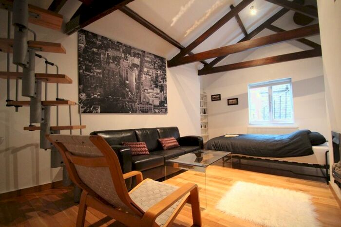 1 Bedroom Flat To Rent In Hatton Wall, Clerkenwell, London, EC1N