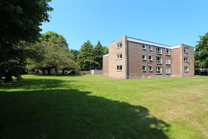 3 Bedroom Flat To Rent In Monkwood Court, Marchmont, Edinburgh, EH9