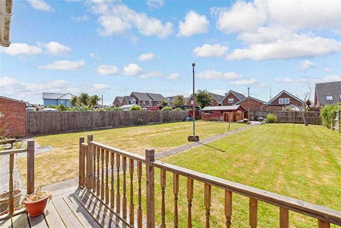 6 Bedroom Semi-detached House For Sale In Albany Road, Newport, Isle Of Wight, PO30