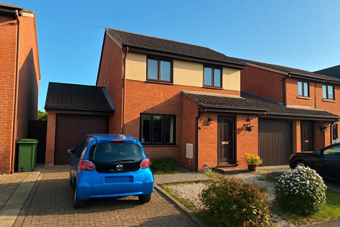 3 Bedroom Link Detached House For Sale In Ashdown Close, Southport, PR8
