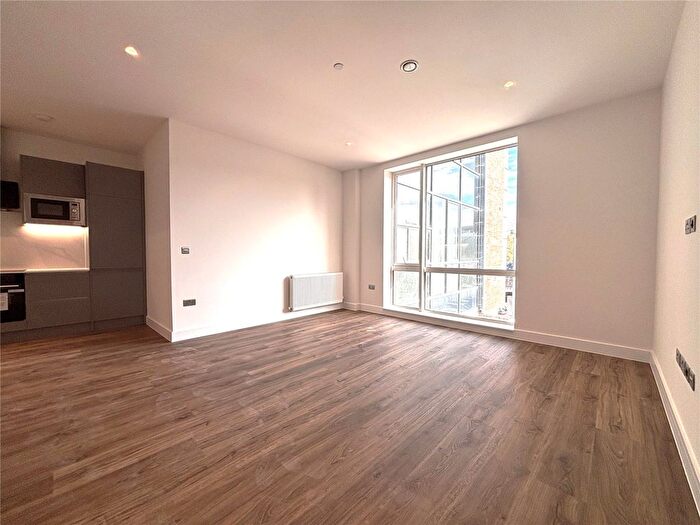 1 Bedroom Flat To Rent In Sheila House, Fleet, Hampshire, GU51