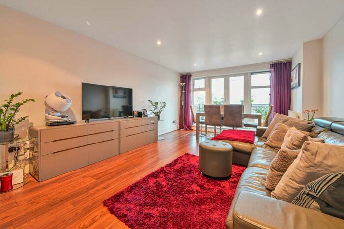 2 Bedroom Flat To Rent In Charter Quay, Kingston, Kingston Upon Thames, KT1