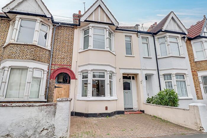3 Bedroom Terraced House For Sale In Central Avenue, Southend-on-Sea, SS2