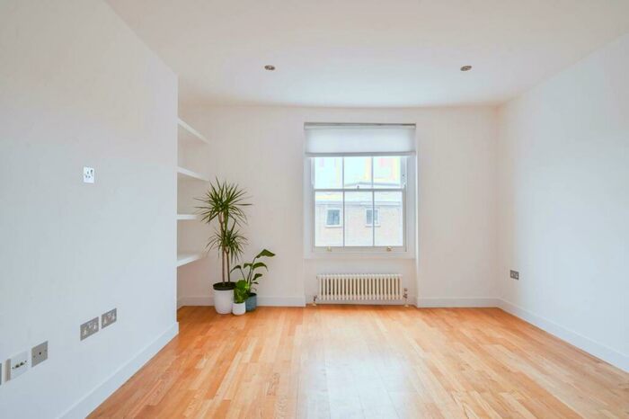2 Bedroom Maisonette To Rent In Prince Of Wales Road, Kentish Town, London, NW5