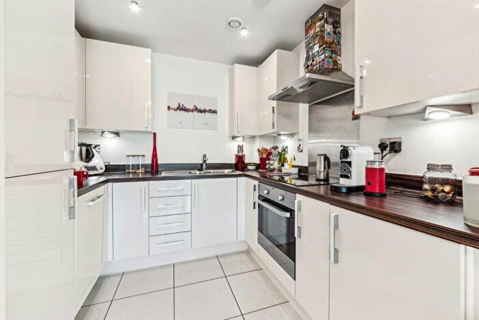 1 Bedroom Flat For Sale In Carlton Vale, Kilburn Park, NW6