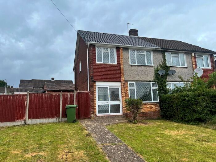 3 Bedroom Semi-Detached House To Rent In Deeds Grove, High Wycombe, HP12