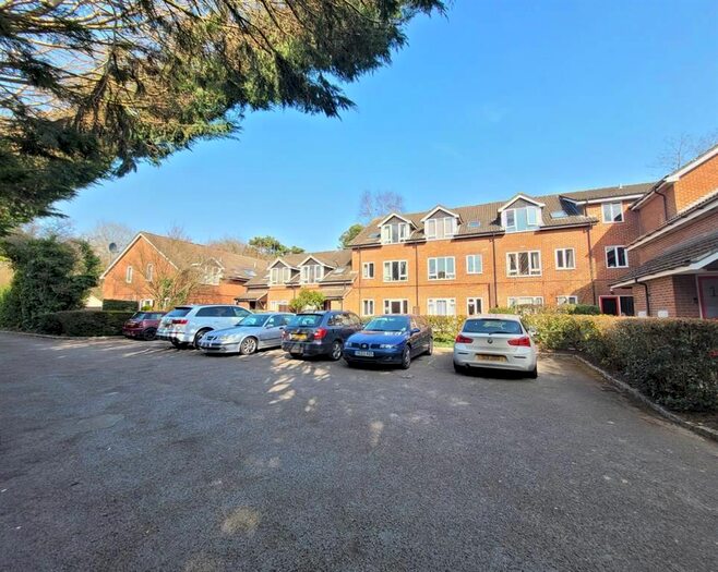 Studio To Rent In Seymour Court, Crowthorne, RG45