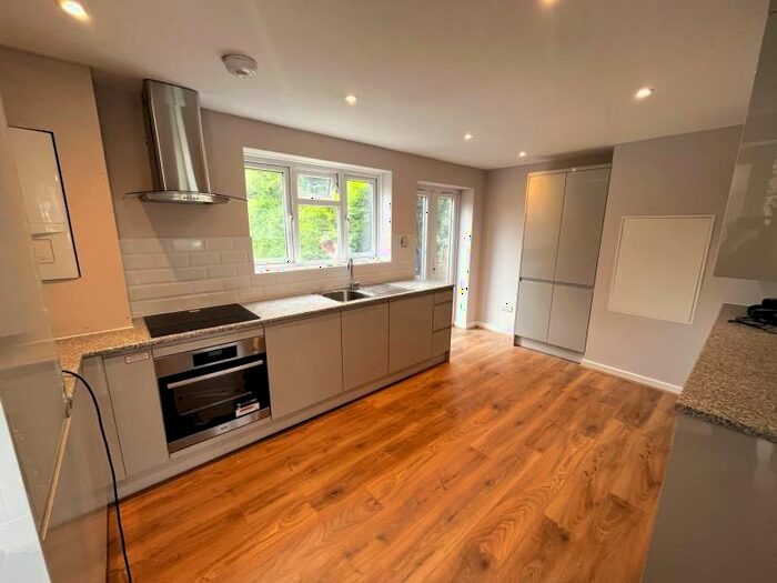 3 Bedroom Property To Rent In Raymond Crescent, Guildford, GU2