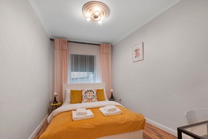 1 Bedroom Flat To Rent In Old Street, London, EC1V