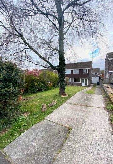 3 Bedroom Semi-Detached House To Rent In Savery Close, Ivybridge, PL21