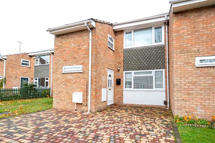 4 Bedroom Terraced House To Rent In Greenfield Close, Dunstable, Bedfordshire, LU6