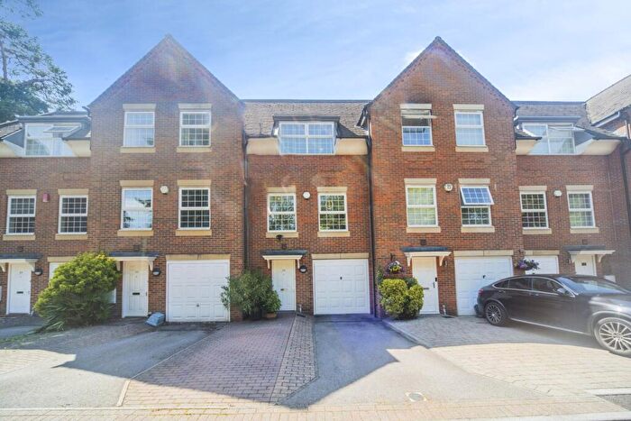 4 Bedroom Town House For Sale In Newitt Place, Southampton, Hampshire, SO16
