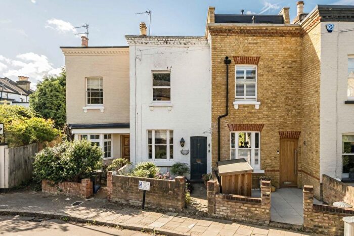 2 Bedroom Terraced House For Sale In St. Margarets Grove, St Margarets, TW1
