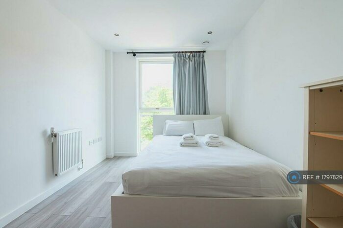 1 Bedroom Flat To Rent In Southampton Way, London, SE5