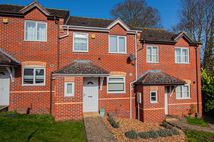 3 Bedroom Terraced House For Sale In Malthouse Close, Irthlingborough, NN9