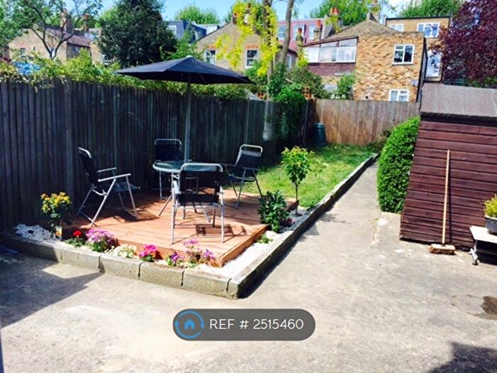 3 Bedroom Flat To Rent In Lysia Street, London, SW6