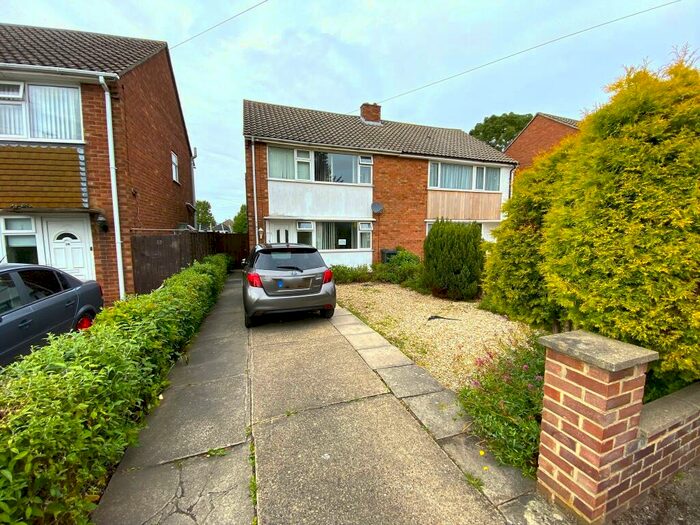 3 Bedroom Semi-Detached House To Rent In Allington Garden, Boston, PE21