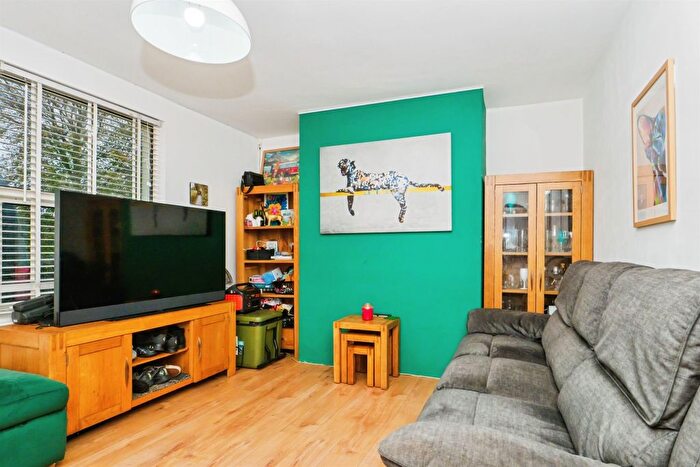 3 Bedroom End Of Terrace House For Sale In Kings Road, Aylesham, Canterbury, CT3